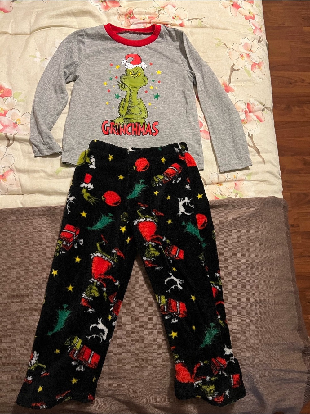 THE GRINCH DR. SEUSS TODDLER'S 2 PIECE SLEEP SET SIZE 4T